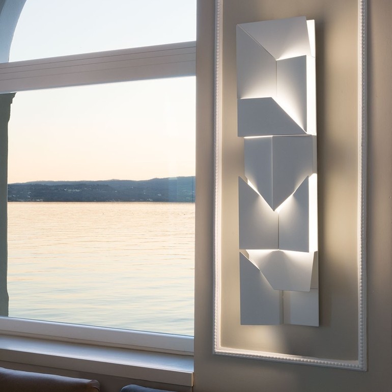 NEMO Wall Shadows Long